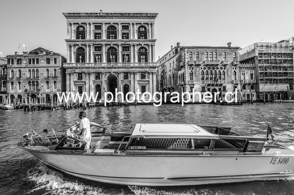 water taxi Venecia Italo Arriaza www.photographer.cl water taxi Venecia Italo Arriaza www.photographer.cl