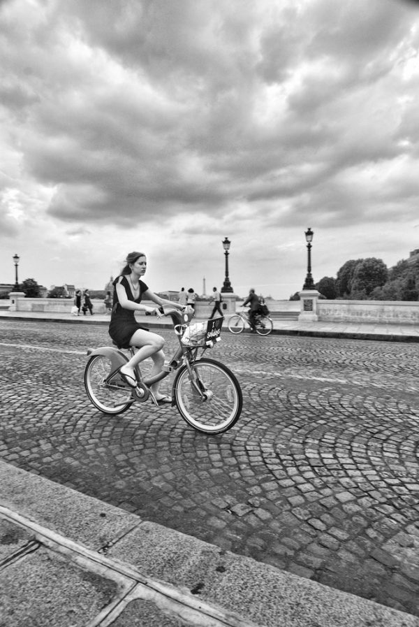 andando en bici París Italo Arriaza www.photographer.cl